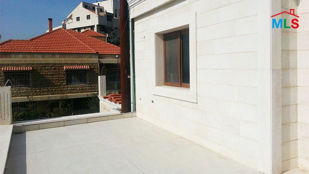 Modern Villa For Sale In Ballouneh