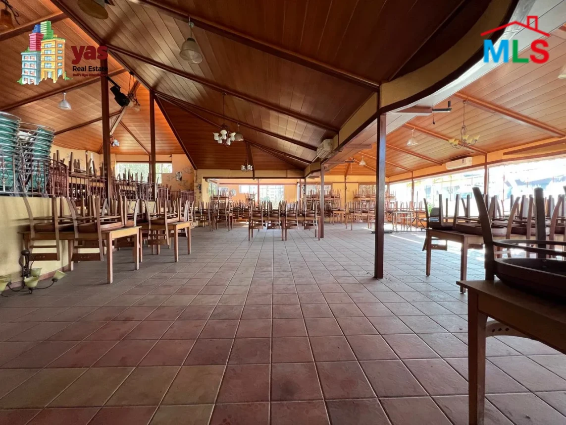 Haret Sakher 1000m2 | Terrace | Restaurant | Panoramic View | Rent |EH