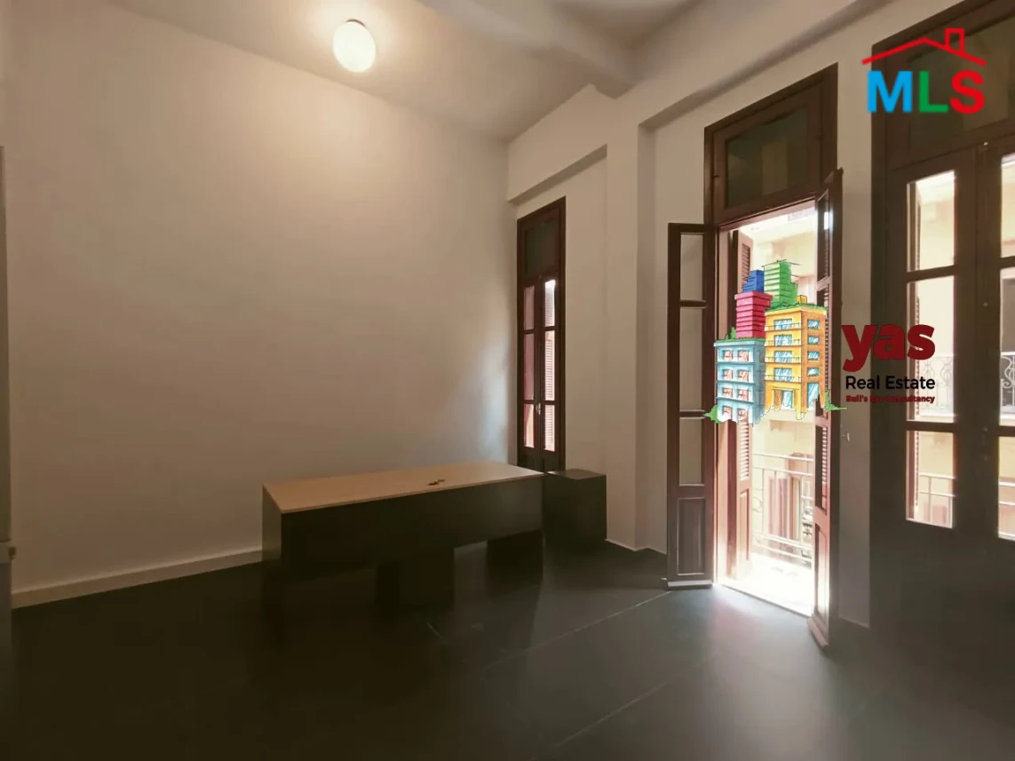 Downtown 20m2 | Offices | Rent | Prime Location | Active Street | AA