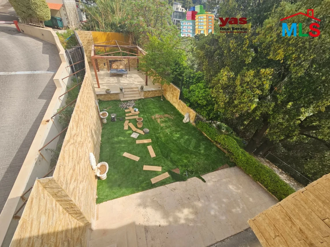 Baabda/Brazilia 1000m2 | Triplex Villa| 400m2 Terrace/Garden | lux |PA