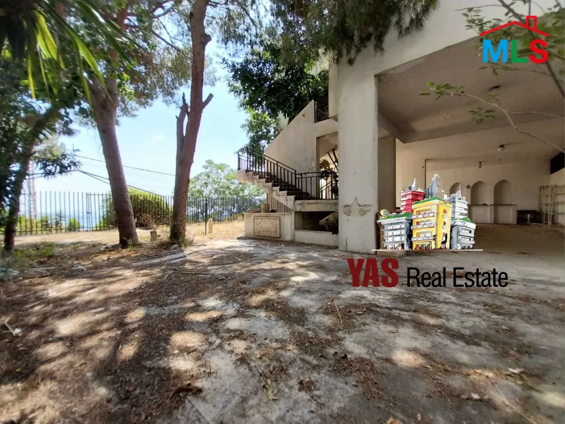 Adma 800m2 | 300m2 |Villa three Floors| Furnished | Unique Property|IV