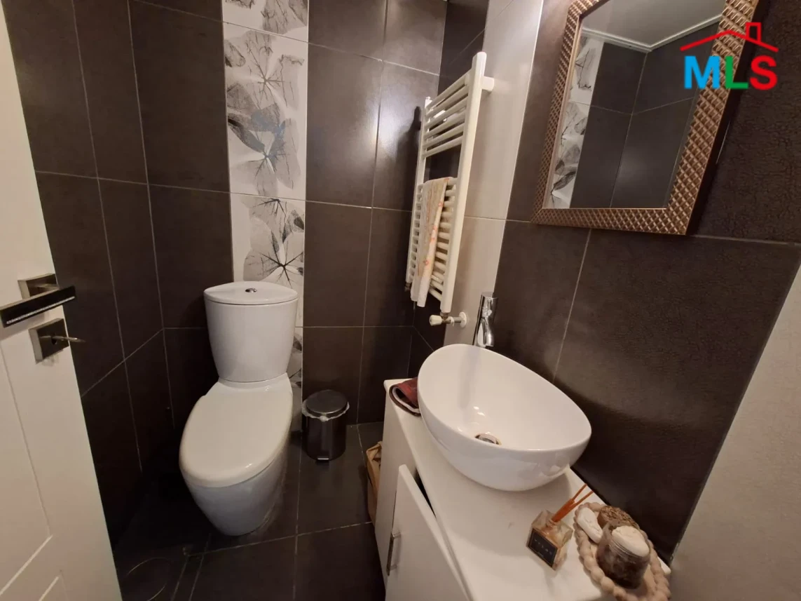 Kleiaat 120m2 | Terrace/Garden | Furnished | Duplex | KH/EW |