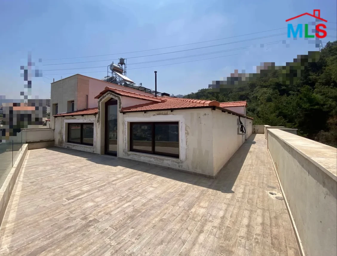 Bsalim 260m2 | Rooftop | Prime Location | Private Street | PED