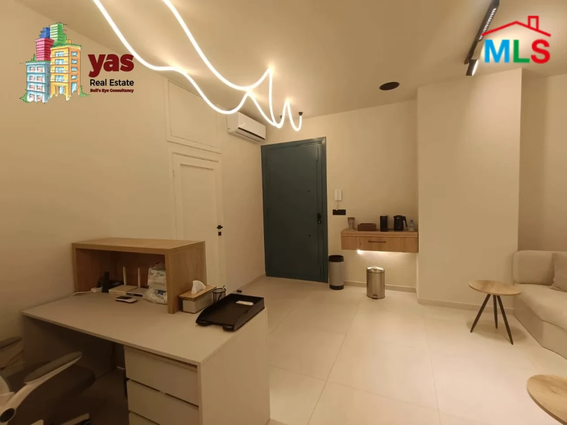 Clemanceau 60m2 | Equipped Clinic | Rent | Active Street | AA