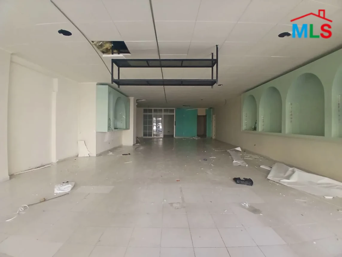 Adonis 280m2 | Showroom | Rent | Prime Location | Catch | IV