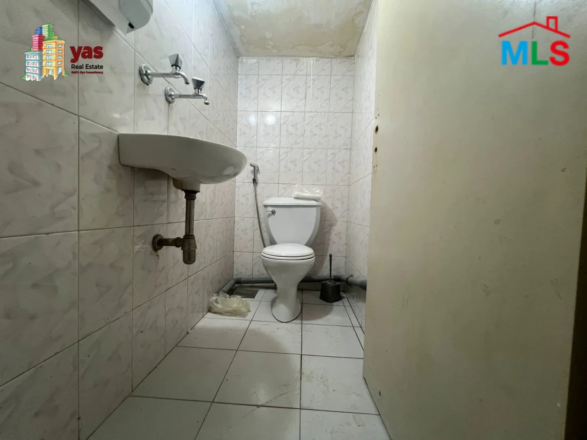 Zouk Mosbeh 140m2 | Shop For Rent | Active Street | Accessible |RH/MCH