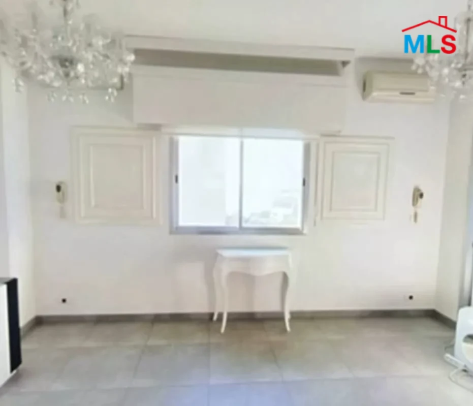 Ghazir 200m2 | Rent | Equipped | Polyclinic | Active Street | IV