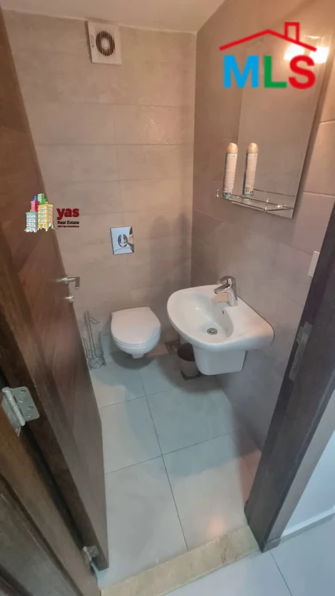 Achrafieh 120m2 | Luxurious Building | Furnished | Long Term | WI |