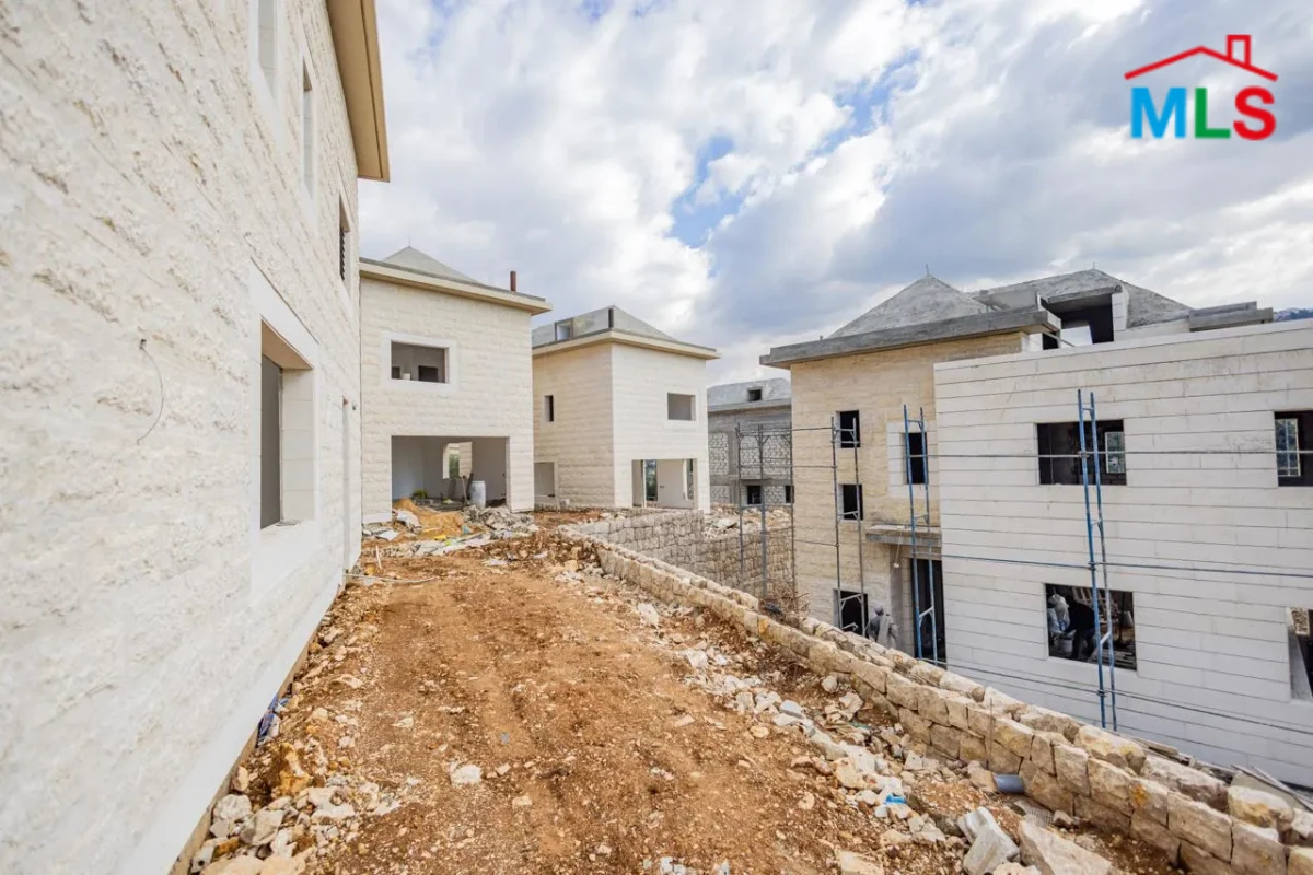 Ajaltoun Valley | 225m2 Villa | 225m2 Garden | Gated Community | WA