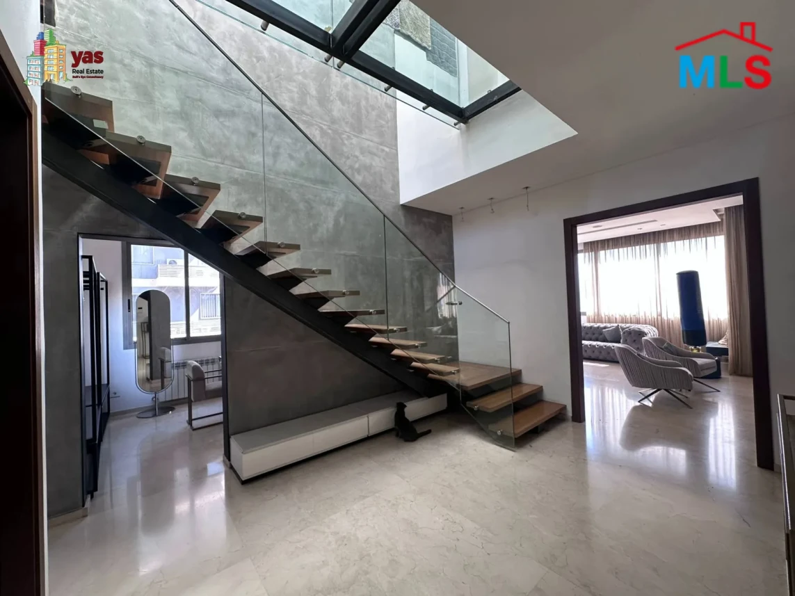 Furn El Chebbek 365m2 | Duplex | Terrace | Mint Condition | OH