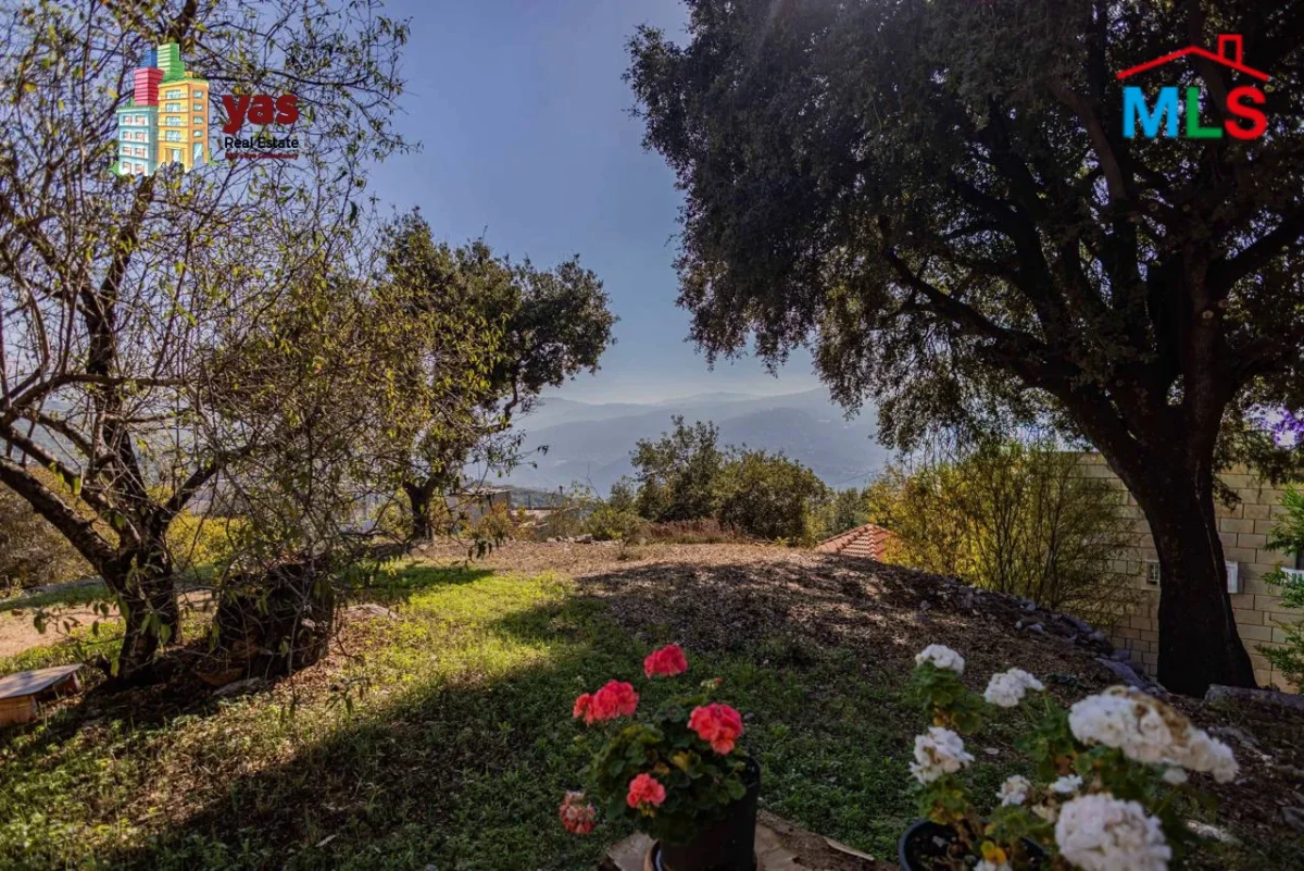 Ajaltoun 200m2 Traditional House | 1800m2 Land | Private Street | GA