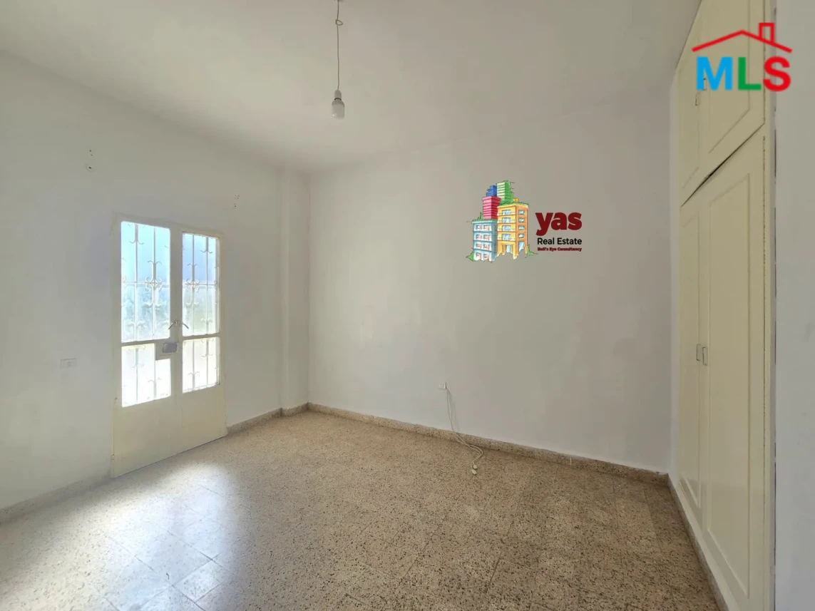 Kleiaat 100m2 | Need Renovation | Calm Area | Catch | DA