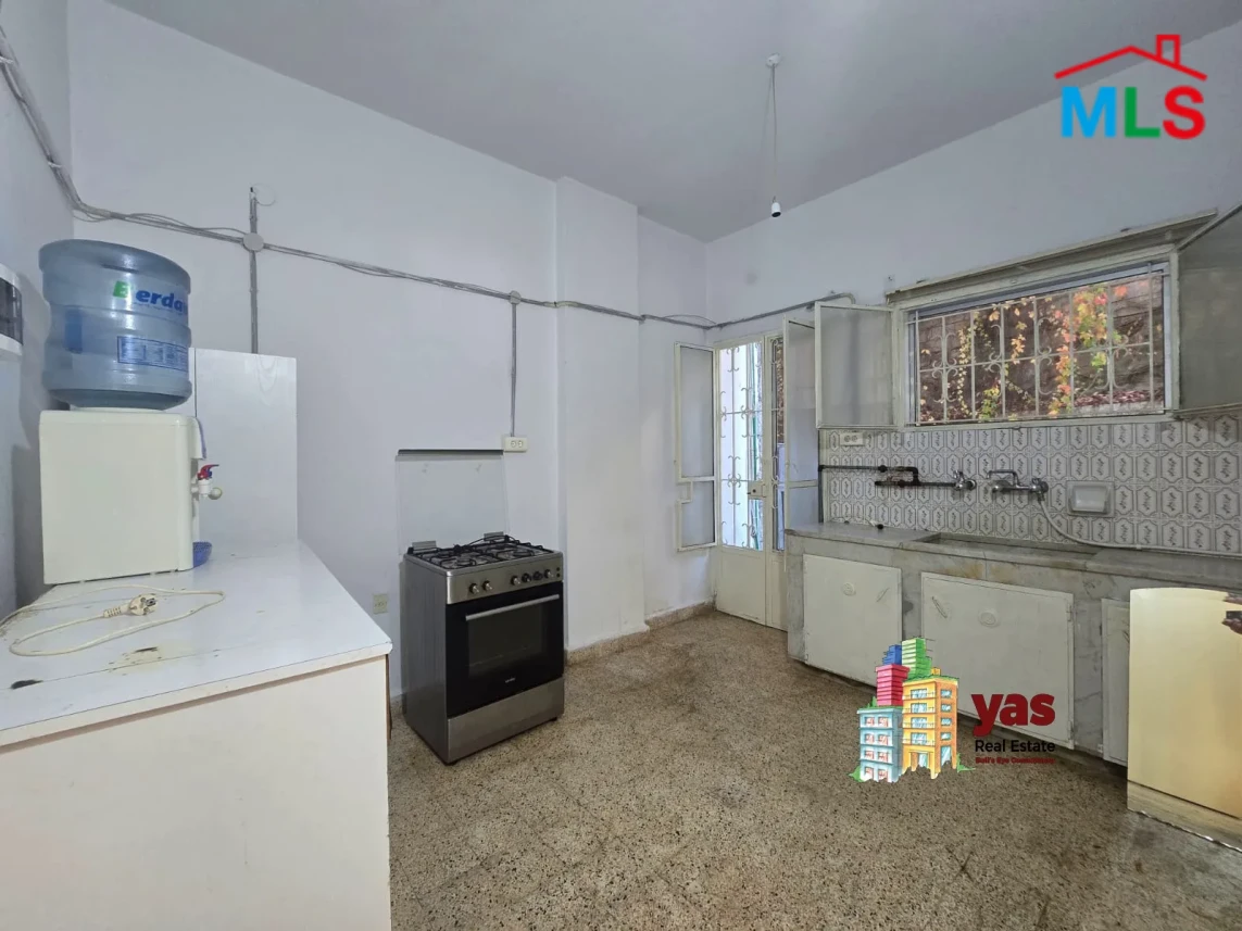 Kleiaat 100m2 | Need Renovation | Calm Area | Catch | DA