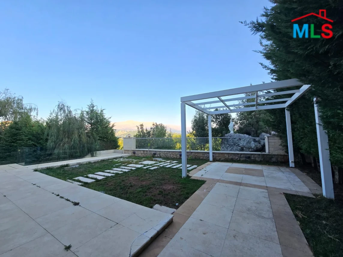 Kleiaat 500m2 | 1100m2 Land | Furnished Villa | Prime Location | DA