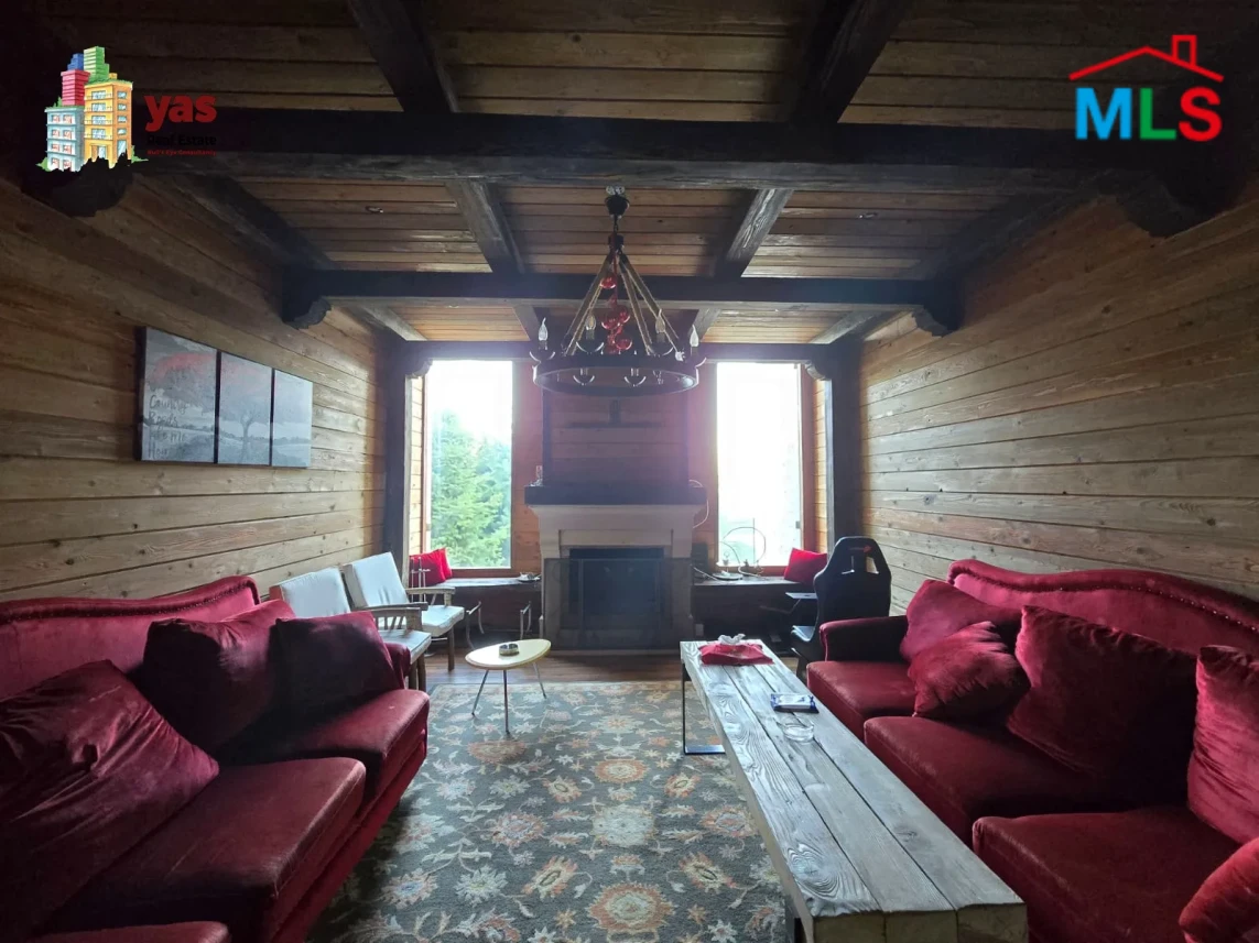 Kleiaat 500m2 | 1100m2 Land | Furnished Villa | Prime Location | DA