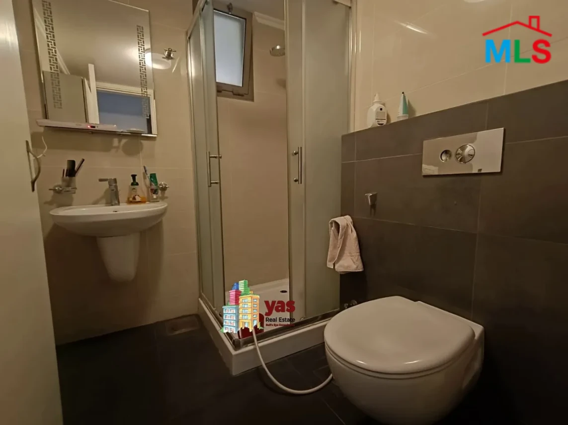 Ain El Mrayseh 110m2 | Excellent Condition | Dead-End Street | AA