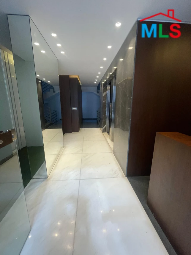 Achrafieh 200m2 | Prime Location | Decorated | Catch | OH