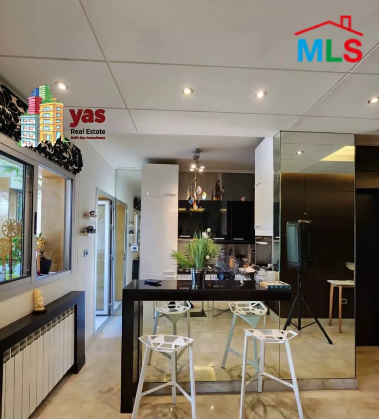 Achrafieh 132m2 | Furnished | Prime Location | Common Area | OH