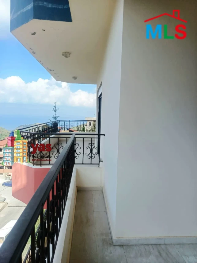 Ghedres 206m2 | 70m2 Terrace/Garden | Furnished | Private Street | PM