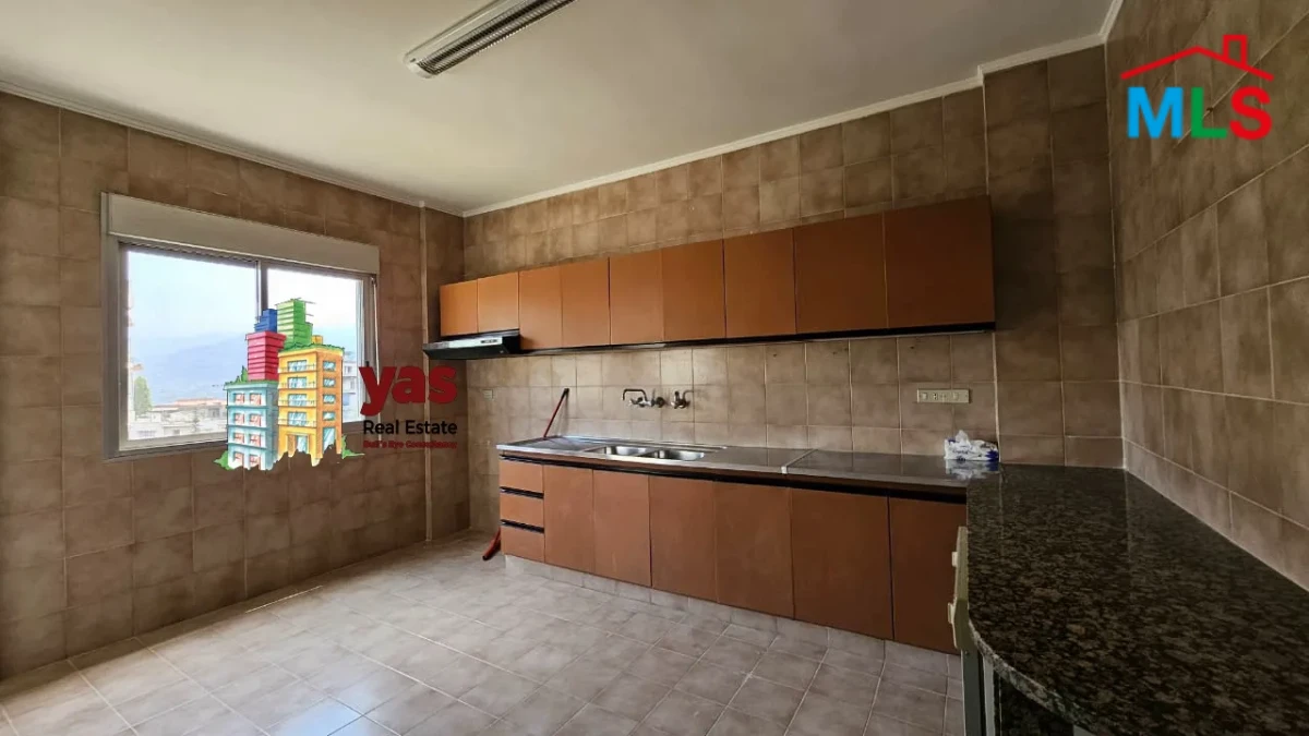 Ballouneh 250m2 | Luxury | Prime Location | Catch | TO