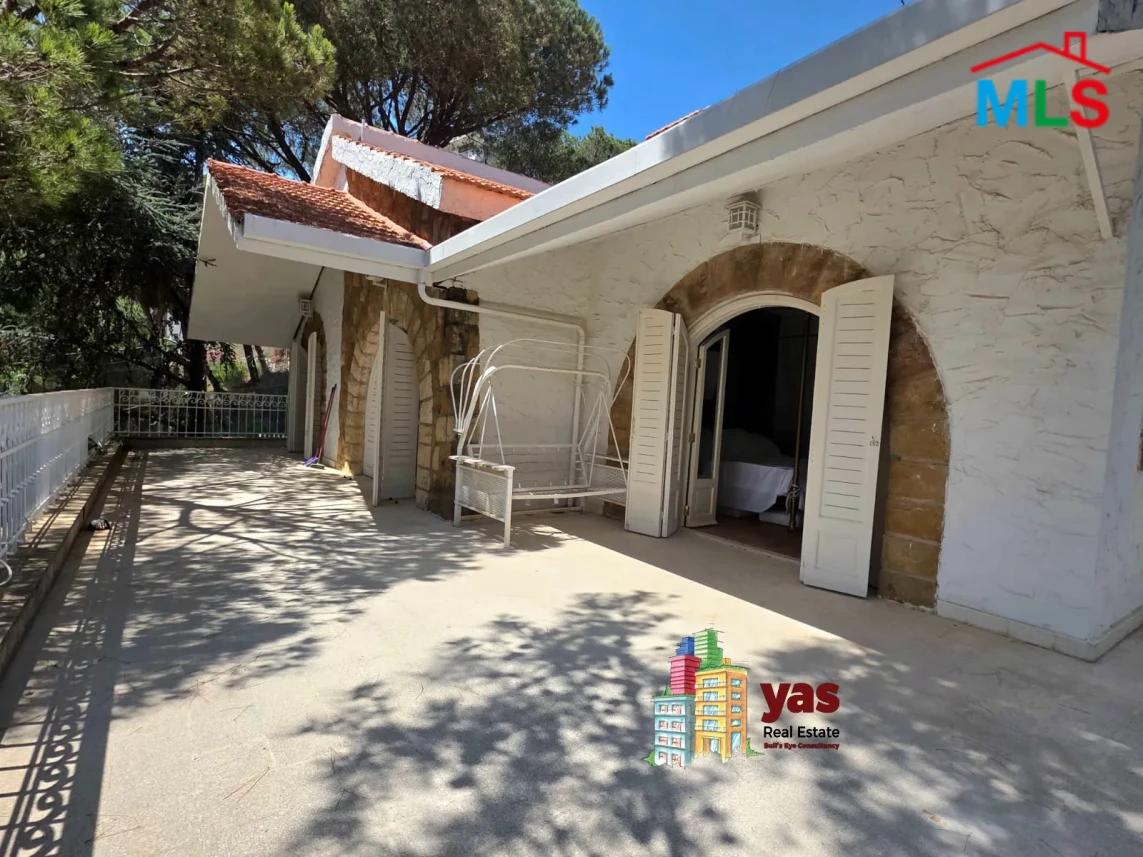 Baabdat 1200m2 Land|Triplex Villa |600m2 built up Area|900m2 Garden|PA