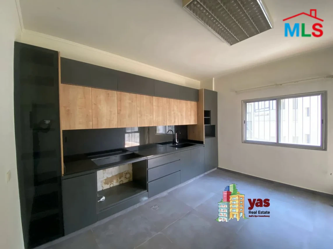 Adonis 300m2 | Well Maintained | Prime Location | Catch | PA