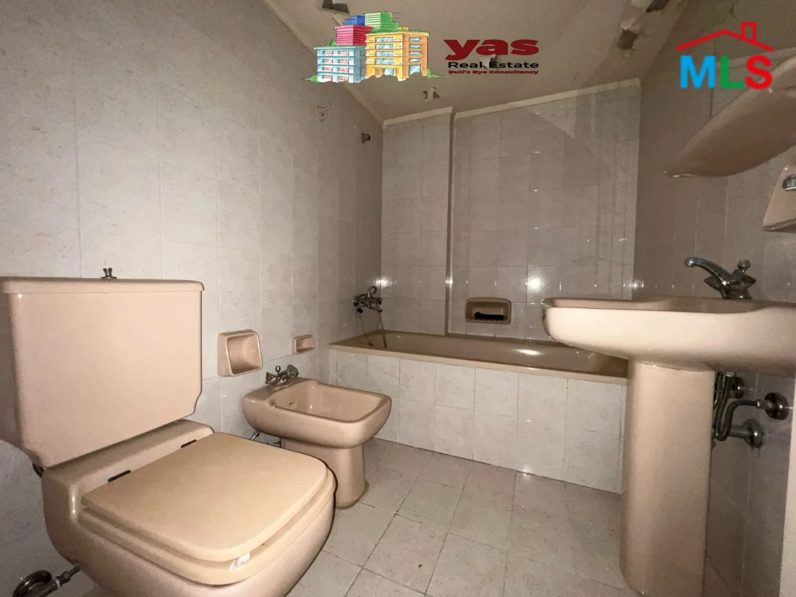 Ghadir 220m2 | Prime Location | Panoramic View | Pool Access | EH