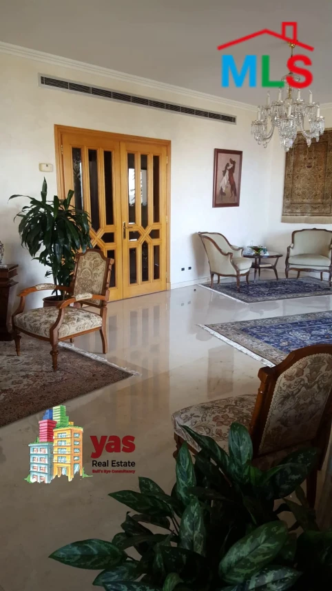 Ain El Mrayseh 320m2 | Good Condition | Prime Location | Sea View | PA
