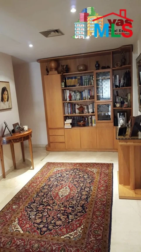 Ain El Mrayseh 320m2 | Good Condition | Prime Location | Sea View | PA