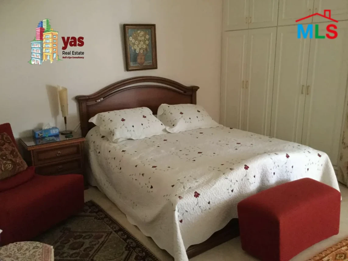Ain El Mrayseh 320m2 | Good Condition | Prime Location | Sea View | PA