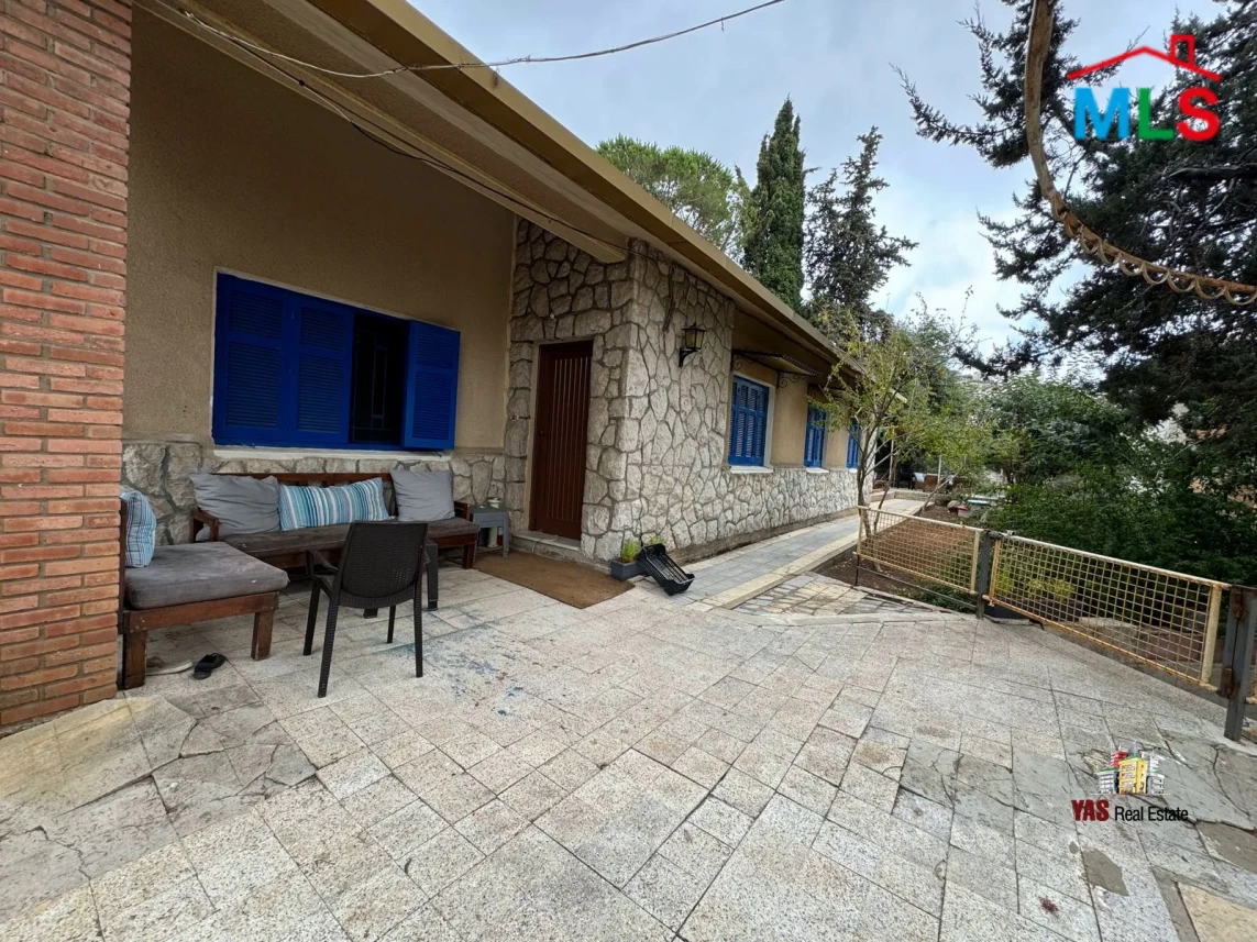 Ballouneh 860m2 Land|200m2 house | Private street|30/75