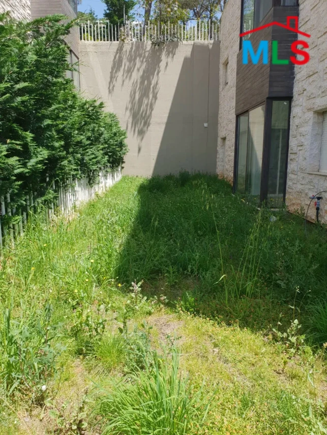 Baabdat 130m2 | 100m2 Garden | Calm Area | Prime Location | Catch | P