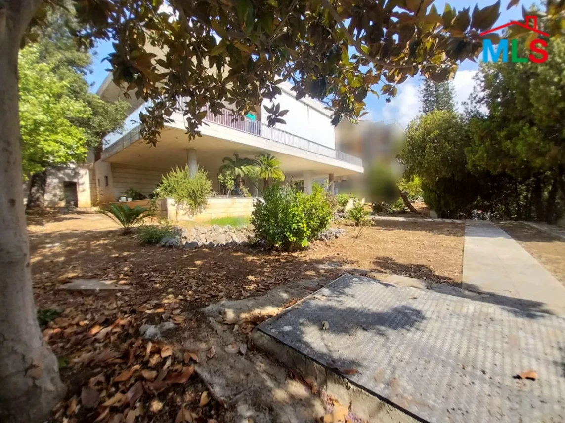 Kfarhbab 420m2 | 630m2 Garden/Terrace | Independent House | IV