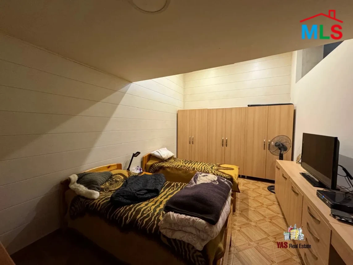 Ballouneh 465m2 Warehouse + Apartment | Road Level | New | Catch