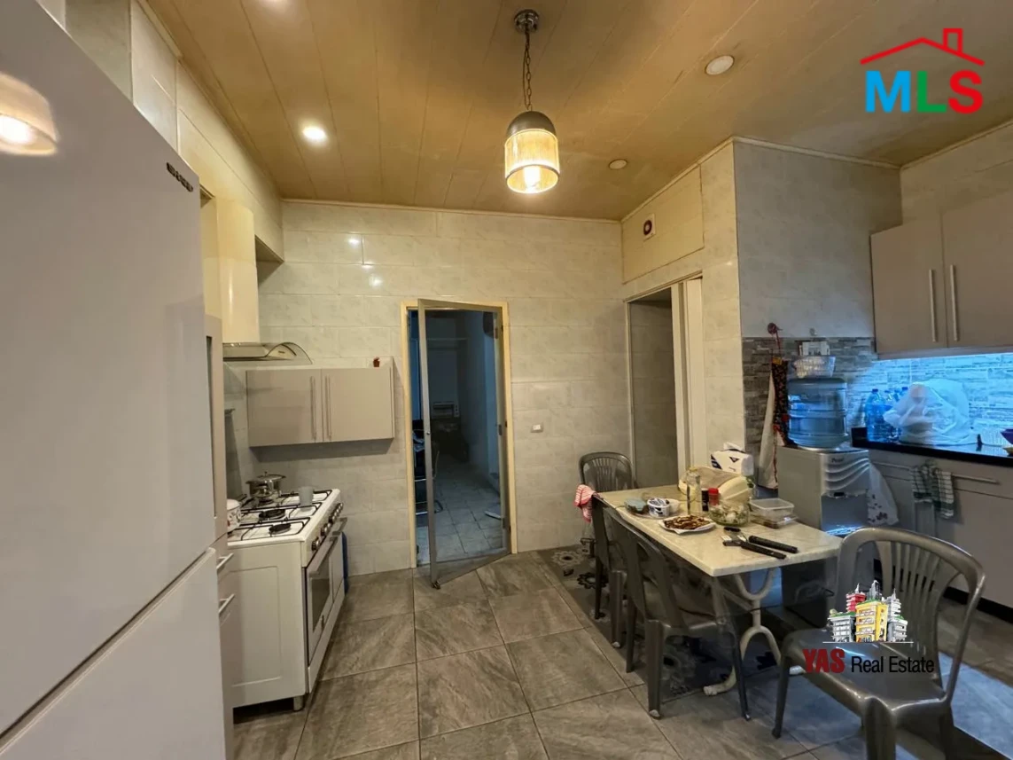 Ballouneh 465m2 Warehouse + Apartment | Road Level | New | Catch
