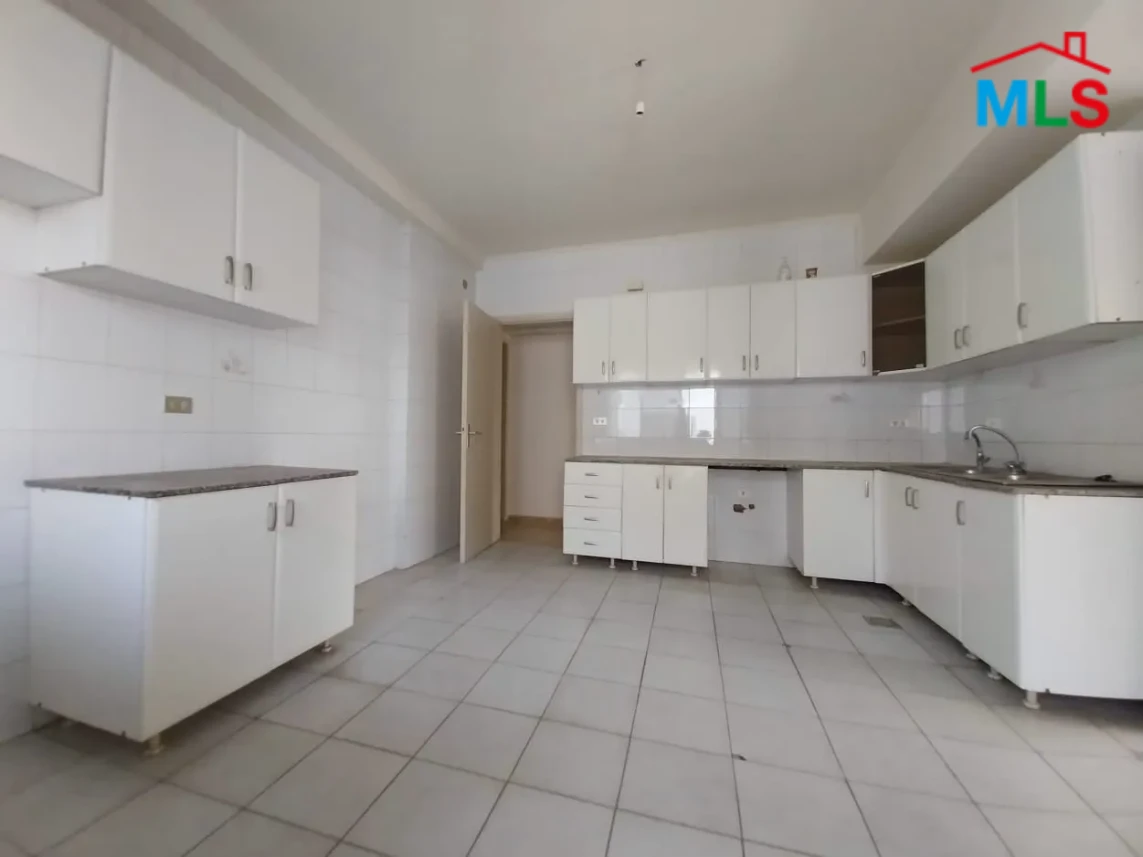 Kfarhbab 225m2 + 120m2 Terrace | Excellent Condition | Open View
