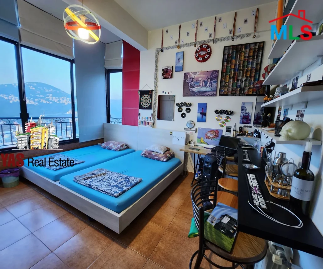 Baabda/louaizeh 150m2 | Prime Location | Amazing View | PA