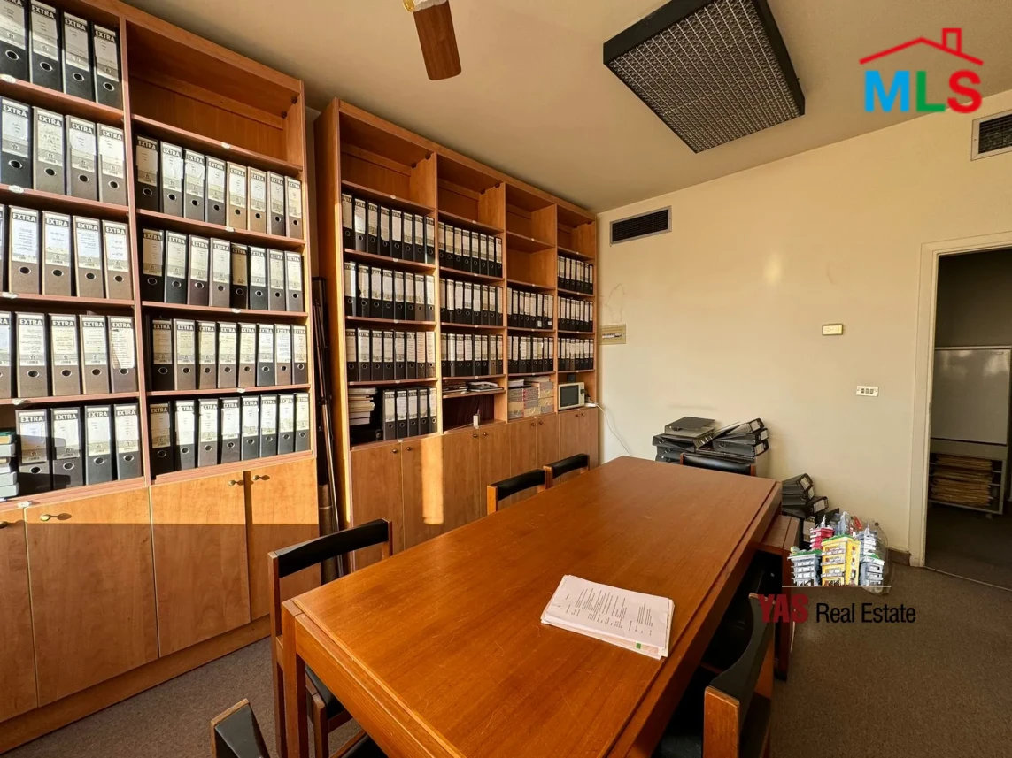 Sin El Fil 115m2 |Office | Ultra prime Location | Well Maintained MY