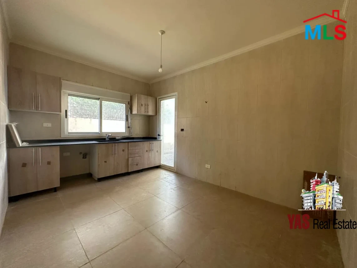 Bsalim 170m2 | 170m2 Garden | Prime Location | Good Condition
