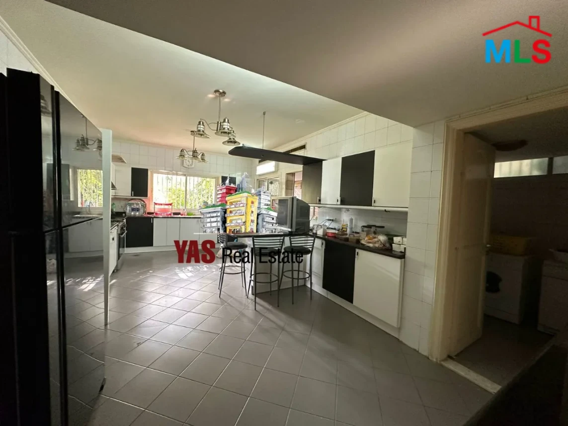 Adma 482m2 + 300m2 Garden | Luxurious | Prime Location