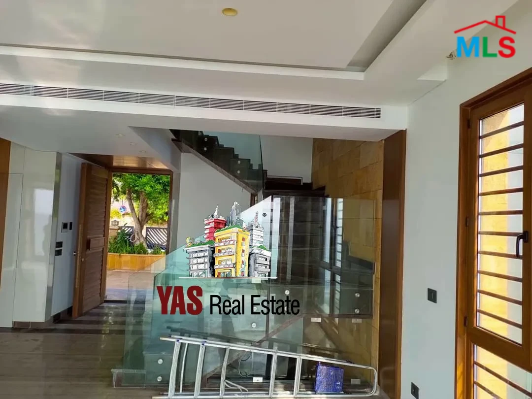 Halat 550m2 | Luxurious Villa / Triplex | Swimming Pool | Sea View