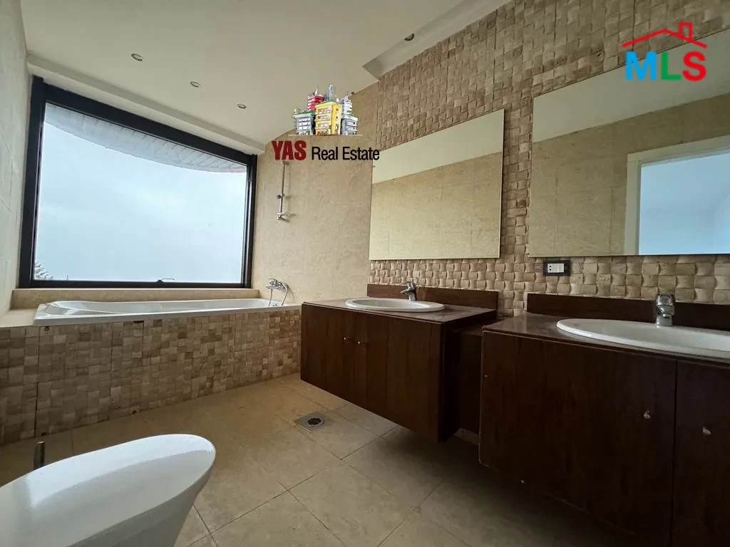 Ballouneh 350m2 | Astonishing view | Unique | Catch | Garden | Furnished