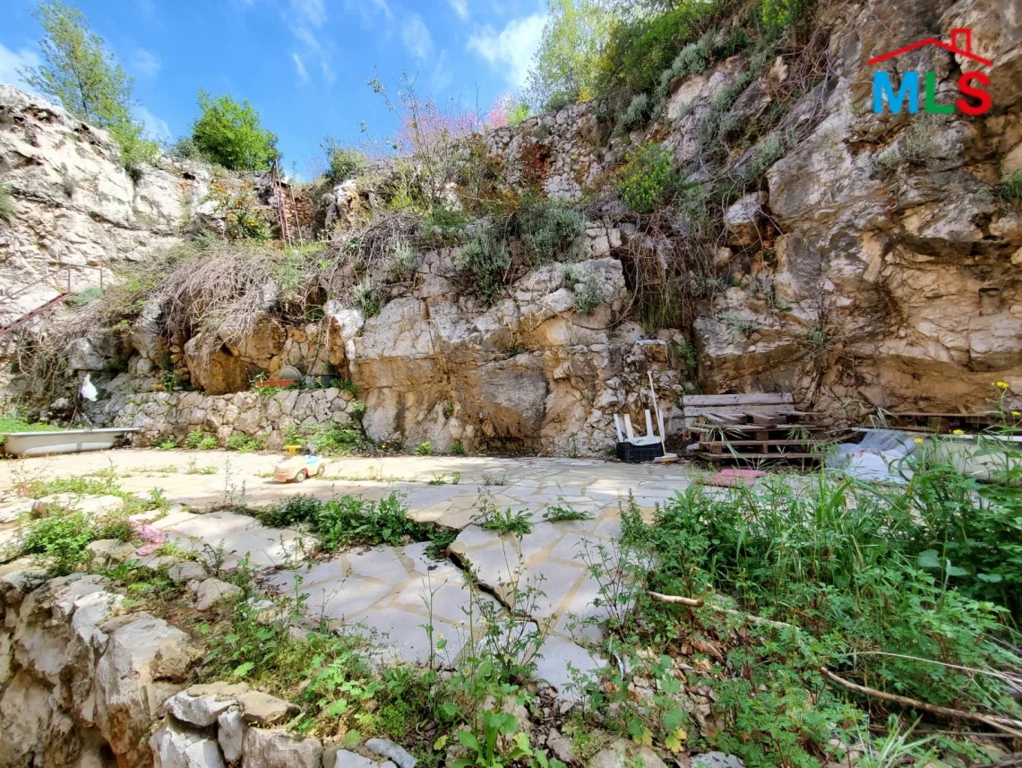 Ajaltoun 260m2 + 70m2 Terrace | Mint Condition | Calm Area | Open View