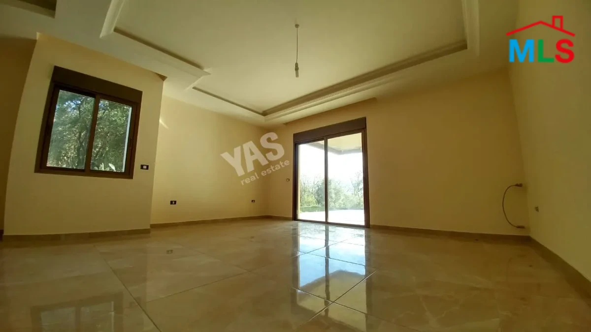 Ballouneh 180m|200m garden|New|Mountain view|Luxury