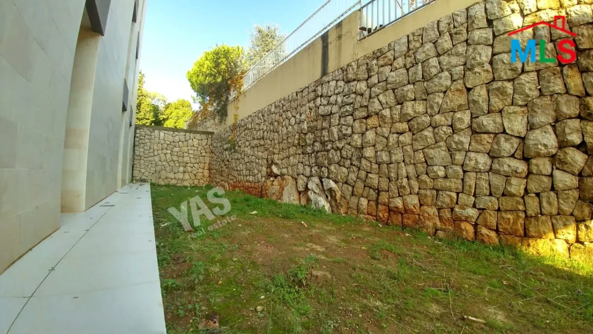 Ballouneh 180m|200m garden|New|Mountain view|Luxury