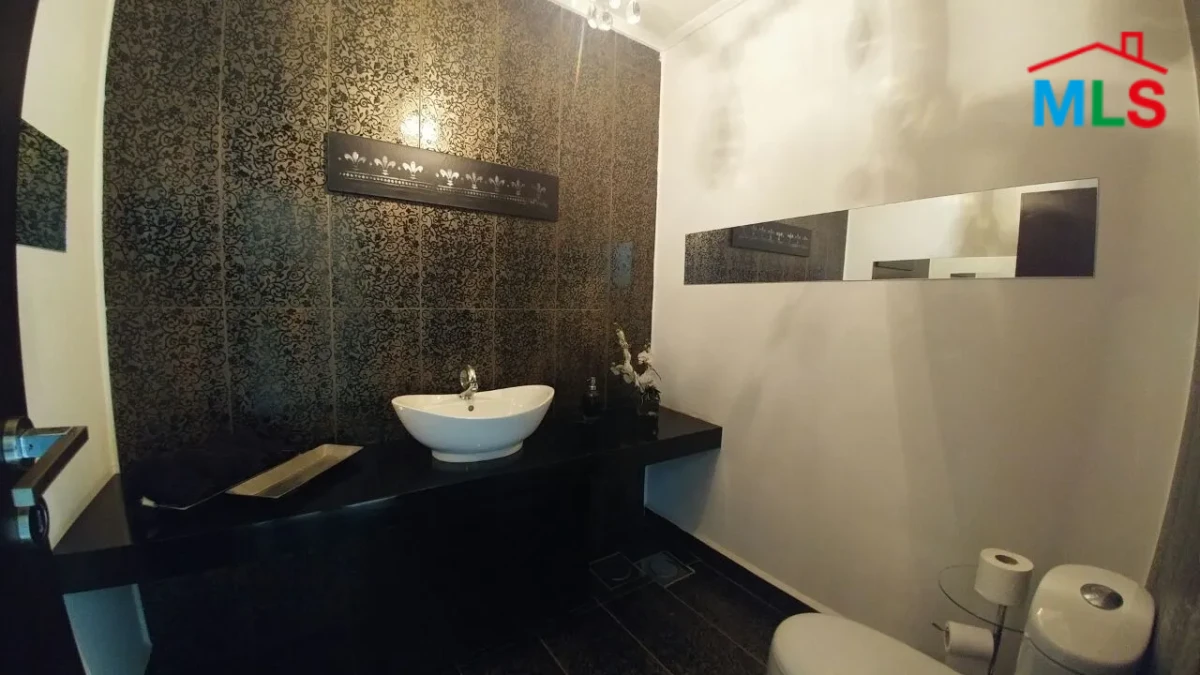 BALLOUNEH 360M2 – UPGRADED – UNIQUE PROPERTY – PRIVATE STREET –