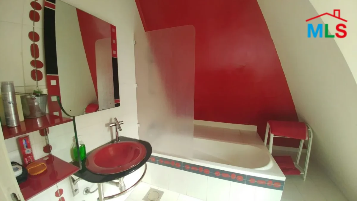 BALLOUNEH 360M2 – UPGRADED – UNIQUE PROPERTY – PRIVATE STREET –