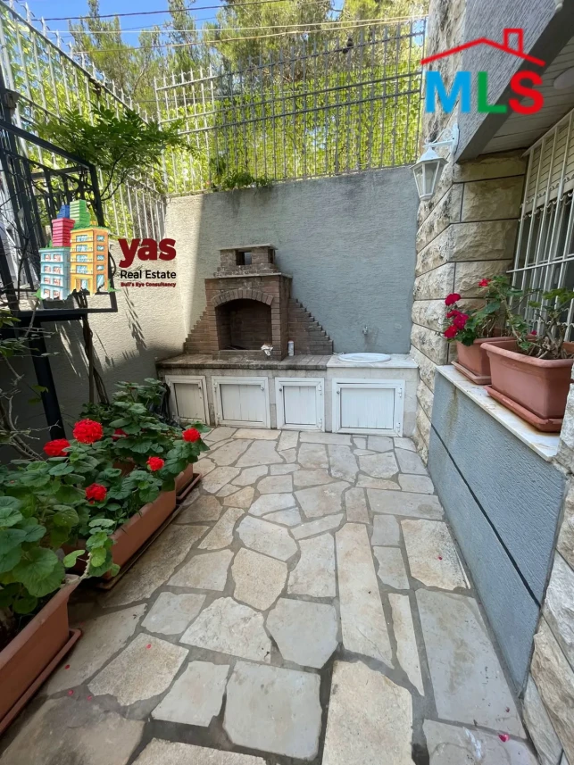 Baabdat 300m2 | 280m2 Terrace/Garden | Private Entrance | View | TCH
