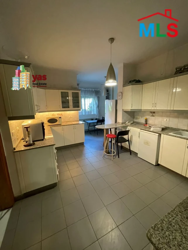 Baabdat 300m2 | 280m2 Terrace/Garden | Private Entrance | View | TCH