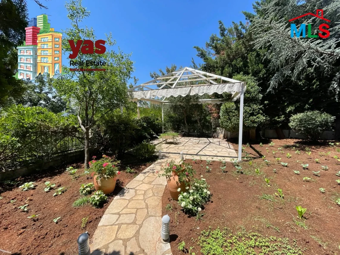 Baabdat 300m2 | 280m2 Terrace/Garden | Private Entrance | View | TCH